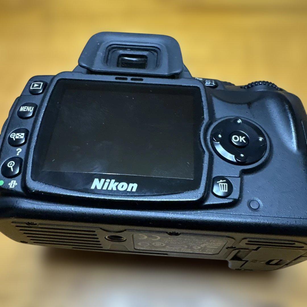 Nikon デジタル一眼レフカメラ　D60 バッテリー無し