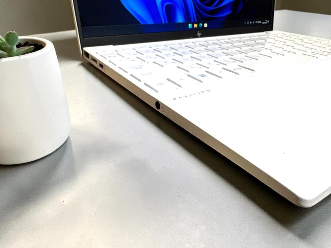 ⭐本日限り特価⭐高性能＆軽量⭐HP Pavilion Aero 13⭐
