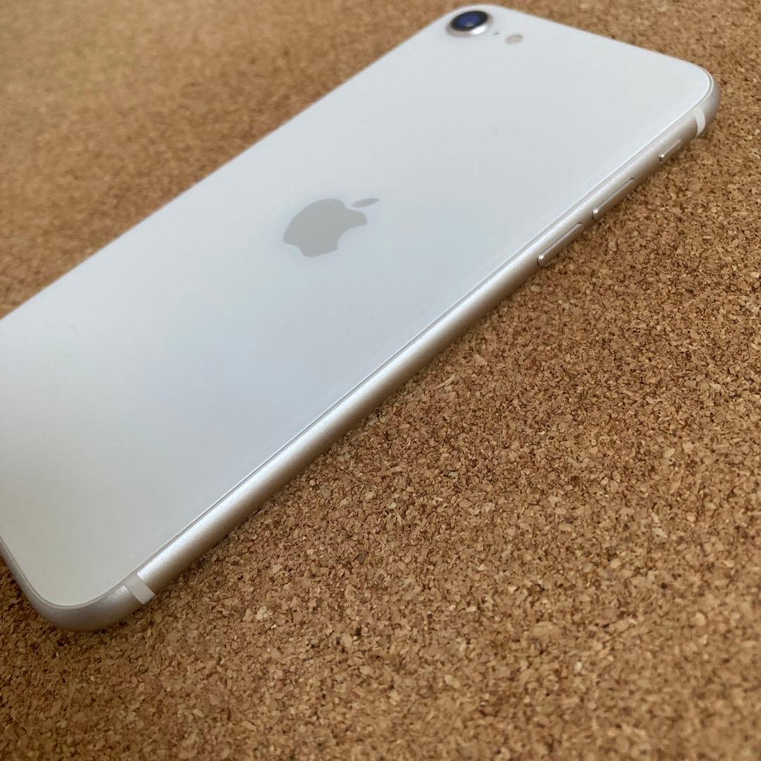 4187【早い者勝ち】美品☆電池新品☆iPhoneSE3 64GB SIMフリー