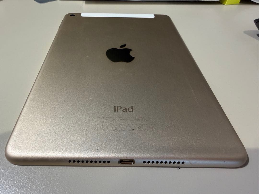 iPadミニ4 64GB Wi-Fi-Cellular simフリー　ゴールド