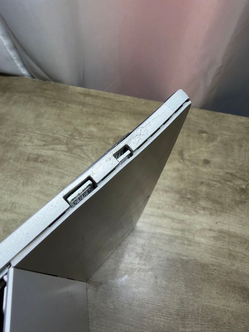 Surface Pro 5 LTEモデル Windows11 軽微ジャンク