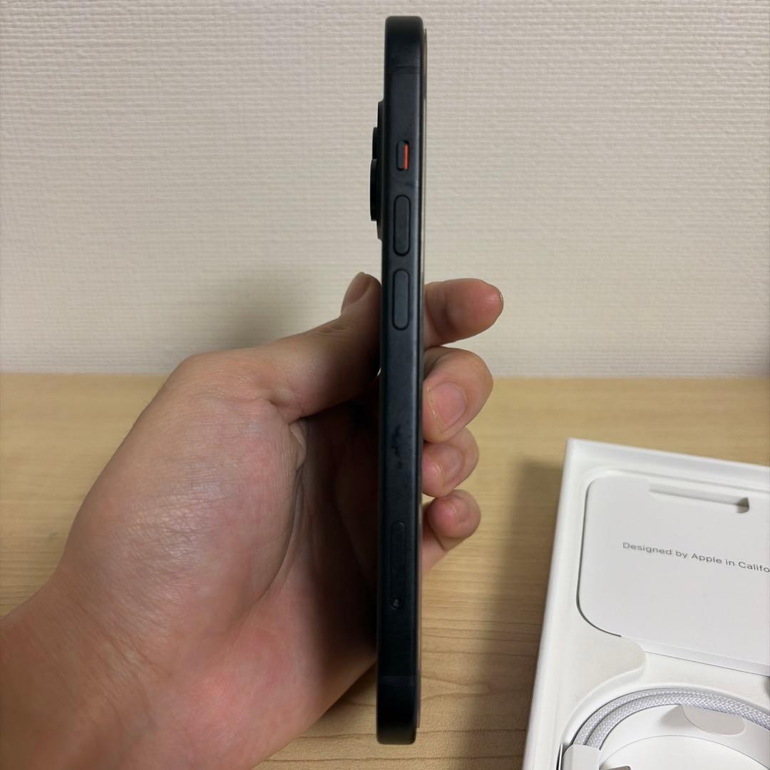 iPhone15 128GB おみ