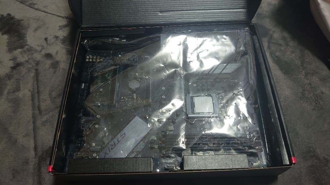 マザーボード ASUS ROG STRIX Z390-F GAMING i7-9700k