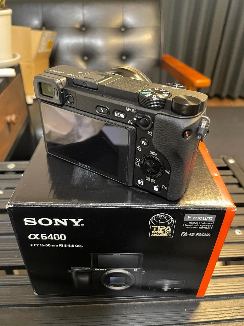 【新品同様】撮影枚数2枚！SONY α6400 16-50mmレンズ付＋ケージ