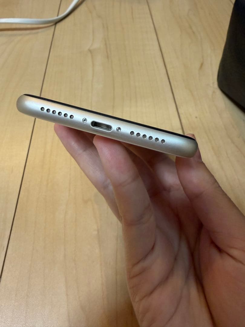 Apple iPhone 11 ホワイト 本体　64GB