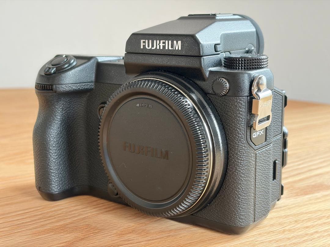FUJIFILM GFX50S 本体 バッテリー3個付　シャッター回数700以下