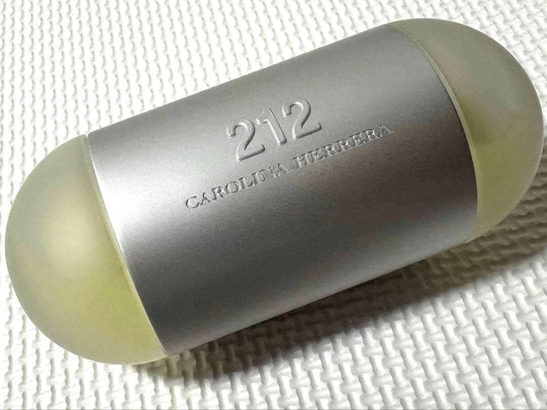 キャロライナヘレラ212 オードトワレ 100ml【中古品】