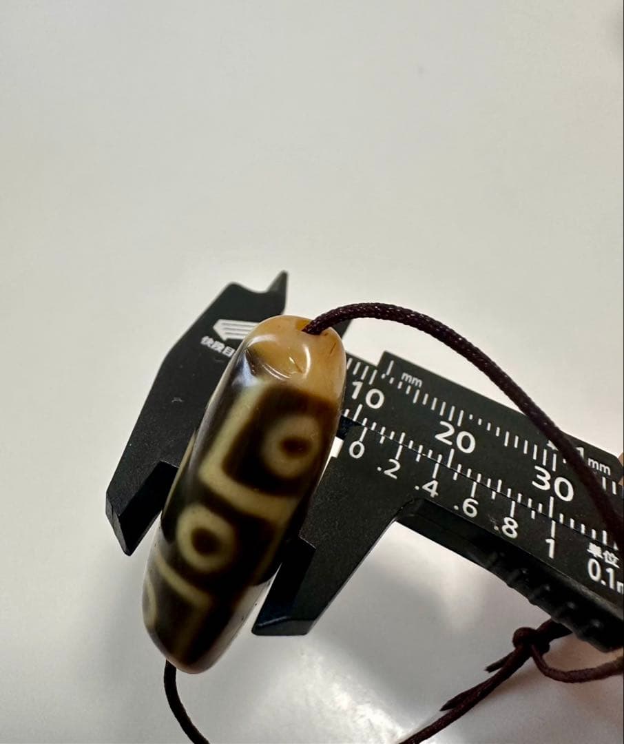 チベットジービーズ 九眼天珠 守護石 Dzi beads