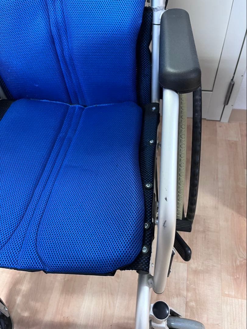 自走用車椅子　ブルー