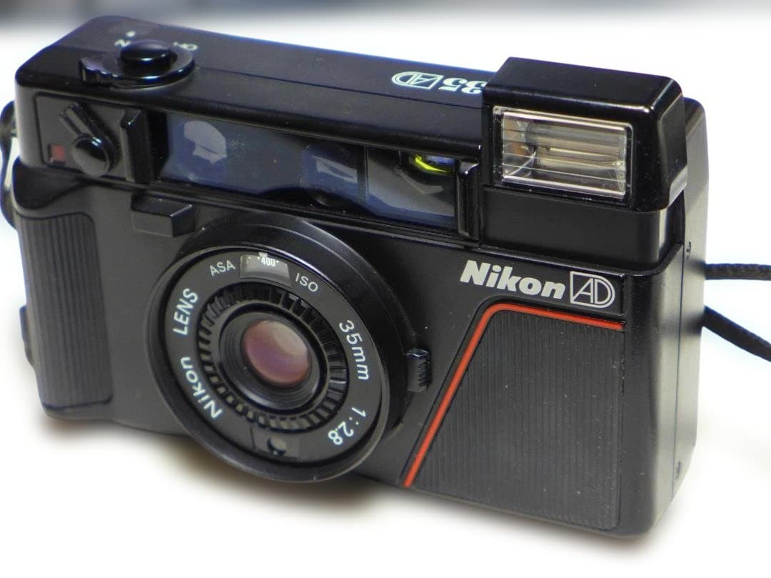 【完動品】 NIKON L35AD ピカイチ ISO 1000 フィルムカメラ