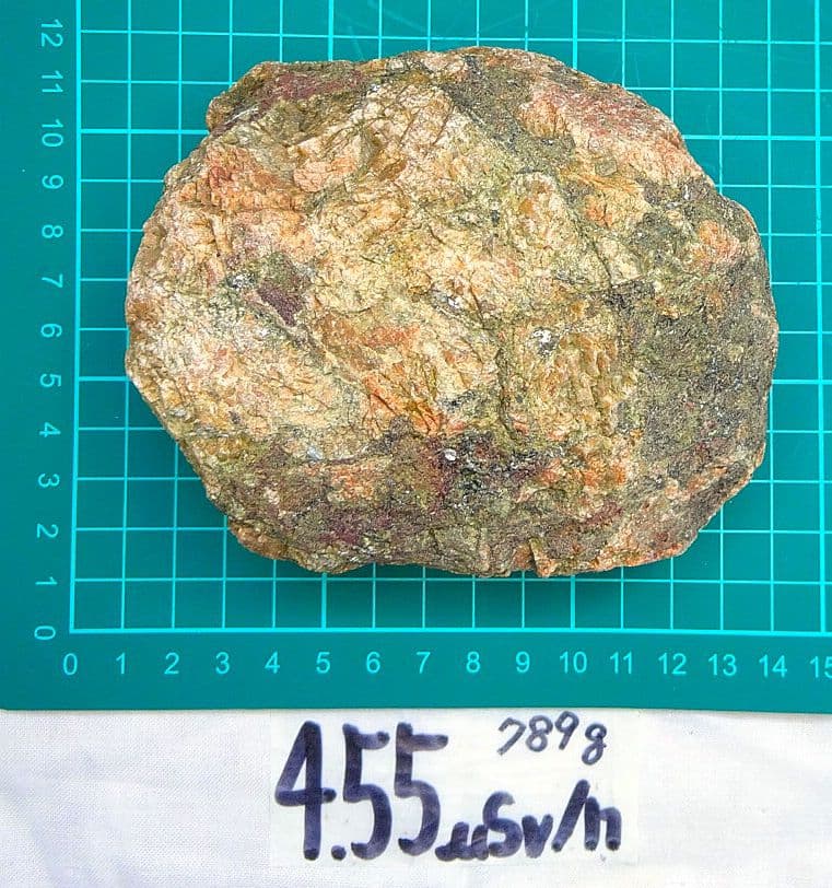 免活に!!高線量‼南砺ペグマタイト(76)