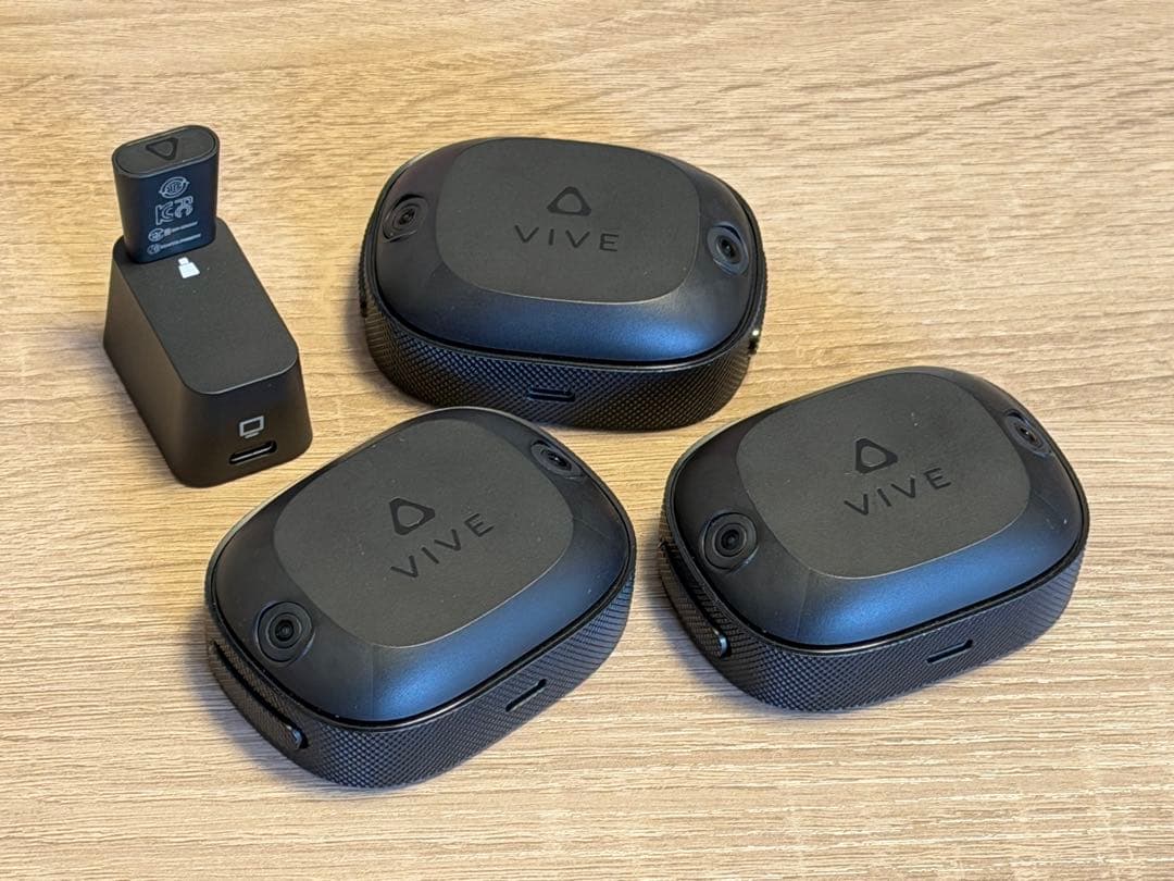 VIVE Ultimate トラッキングデバイス 3個+バンドつき