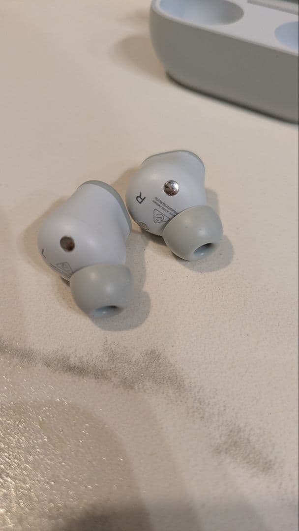 【試着のみ】Beats Solo Buds ストームグレー
