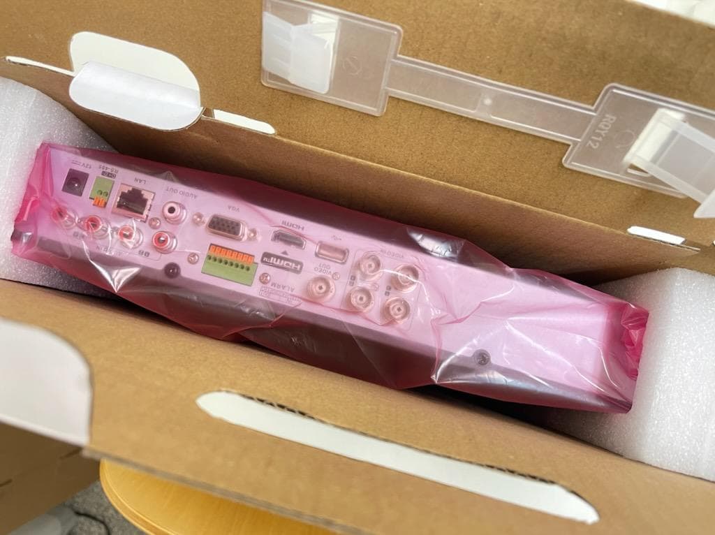 HIKVISION　iDS-7204HUHI-M1/FA　防犯カメラ録画装置