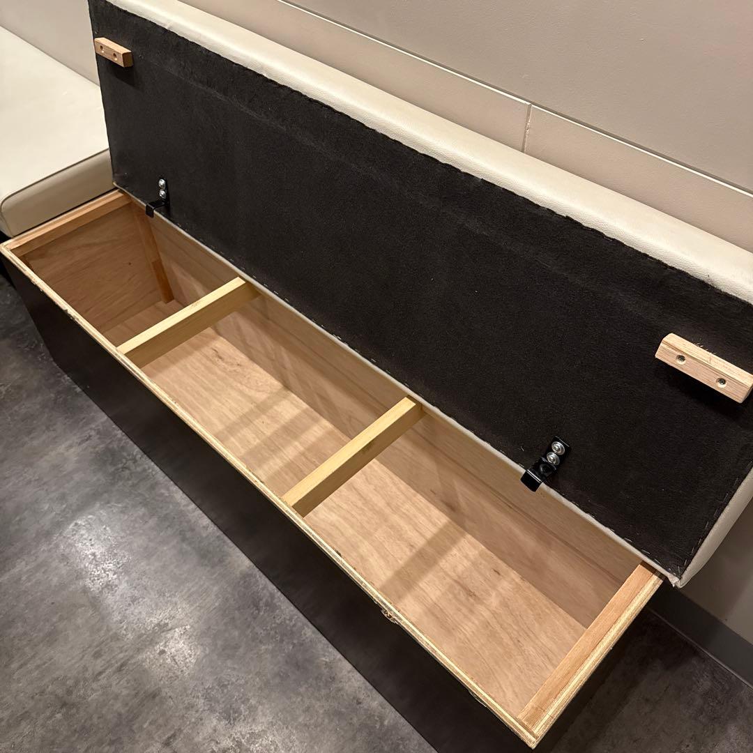 ブラウン木製ダイニングテーブルセット