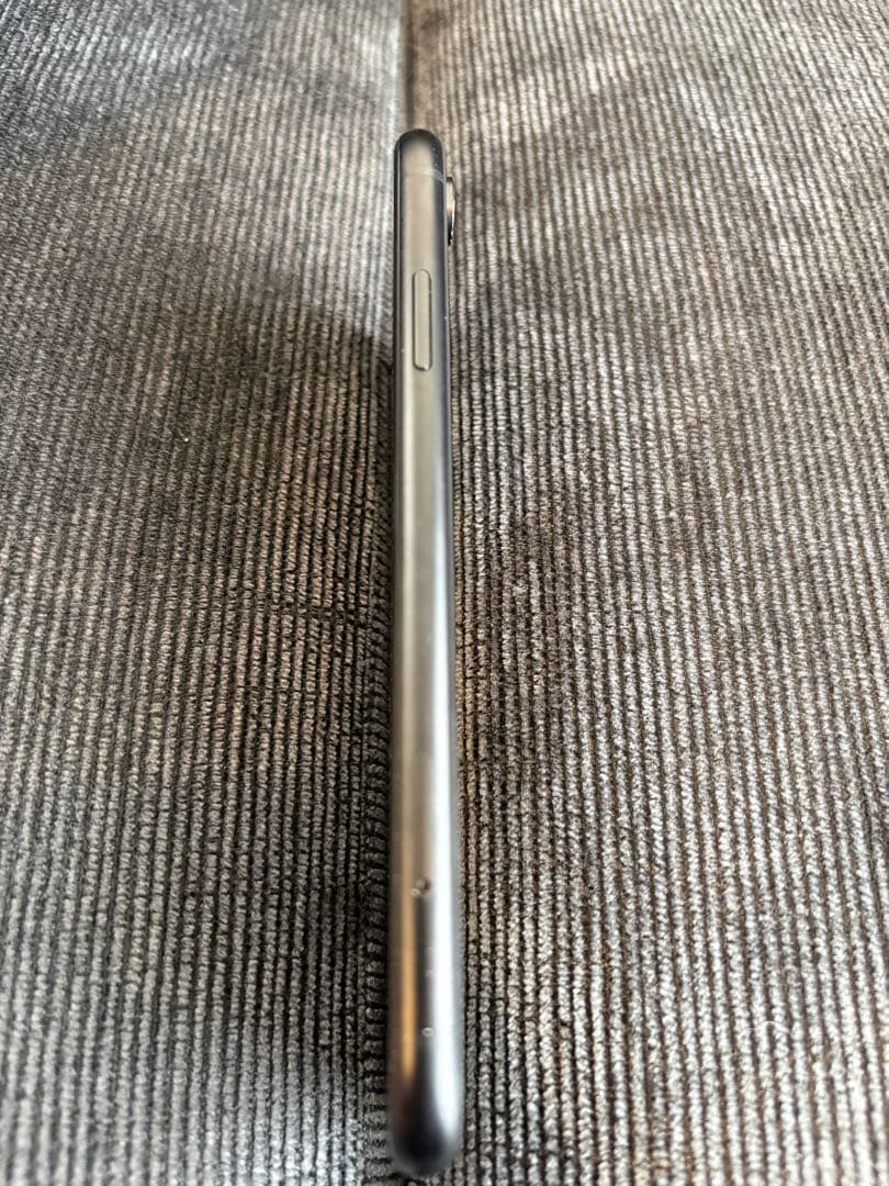 iPhone13mini (iPhone XR付き)