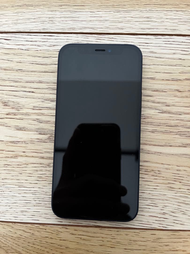 美品 Apple iPhone 12 ブラック SIMフリー 充電ケーブル付き