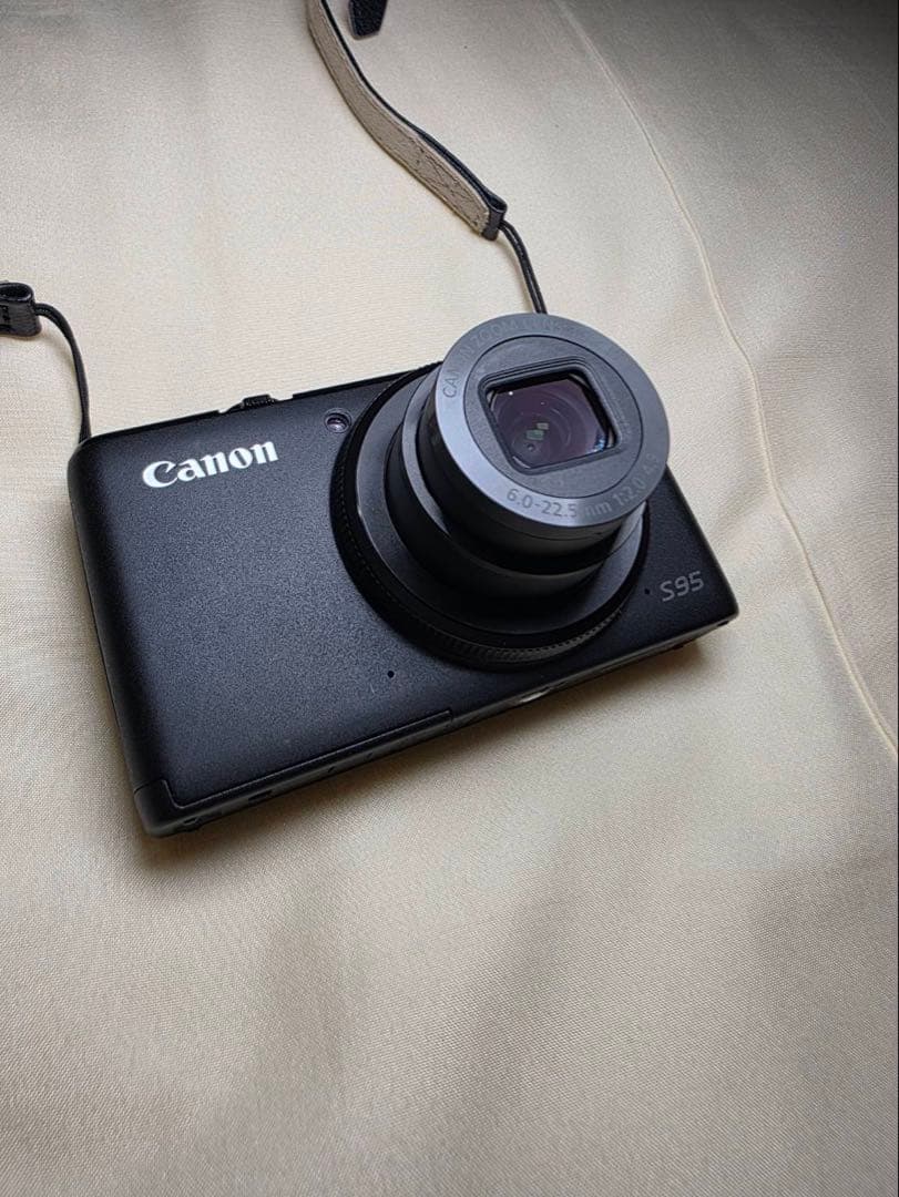 Canon power shot S95 コンパクトデジタルカメラ