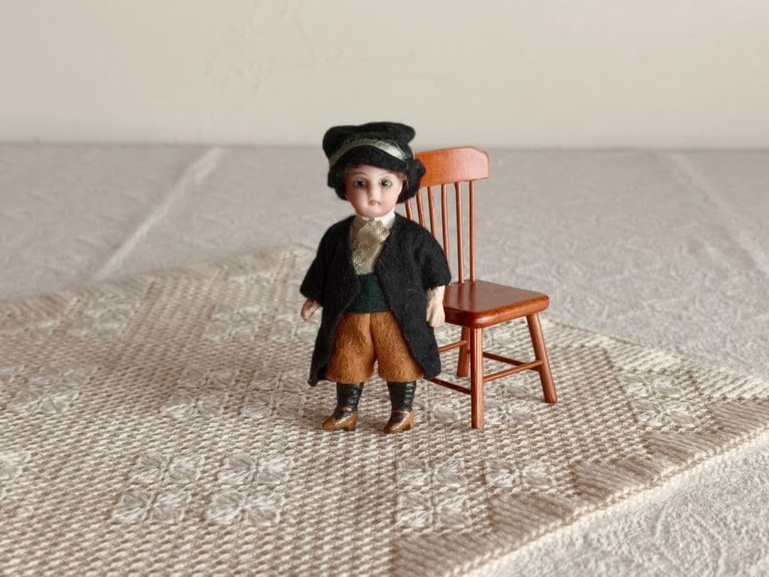 * antique doll ❀ ミニョネット 本が好きな 男の子
