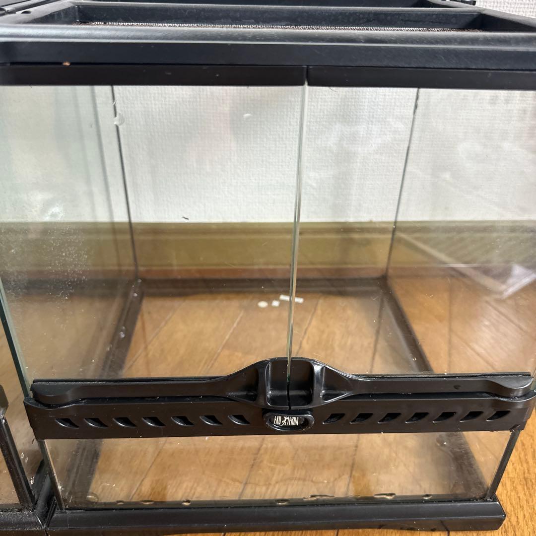 爬虫類飼育ケージ2個と付属品セット