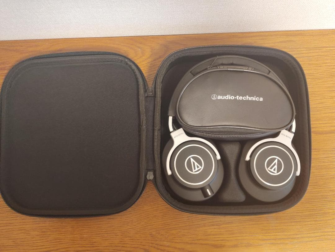 audio-technica ATH-M70xヘッドホン キャリングケース付き