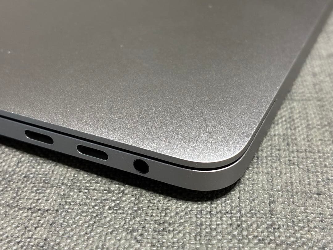 Touch bar付きのMac book Pro 2018