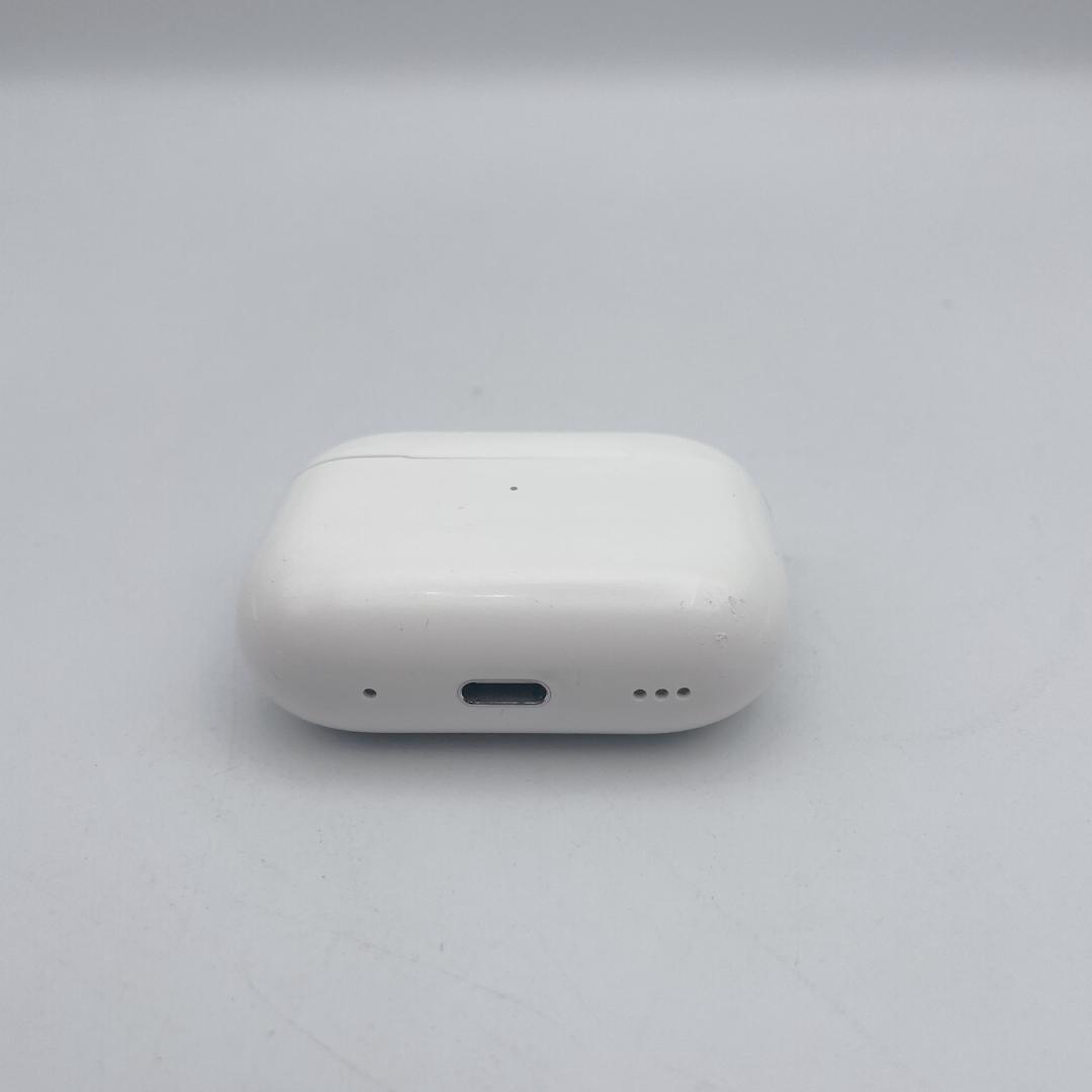 【概ね美品】Apple AirPods Pro 第2世代 充電ケース A2968