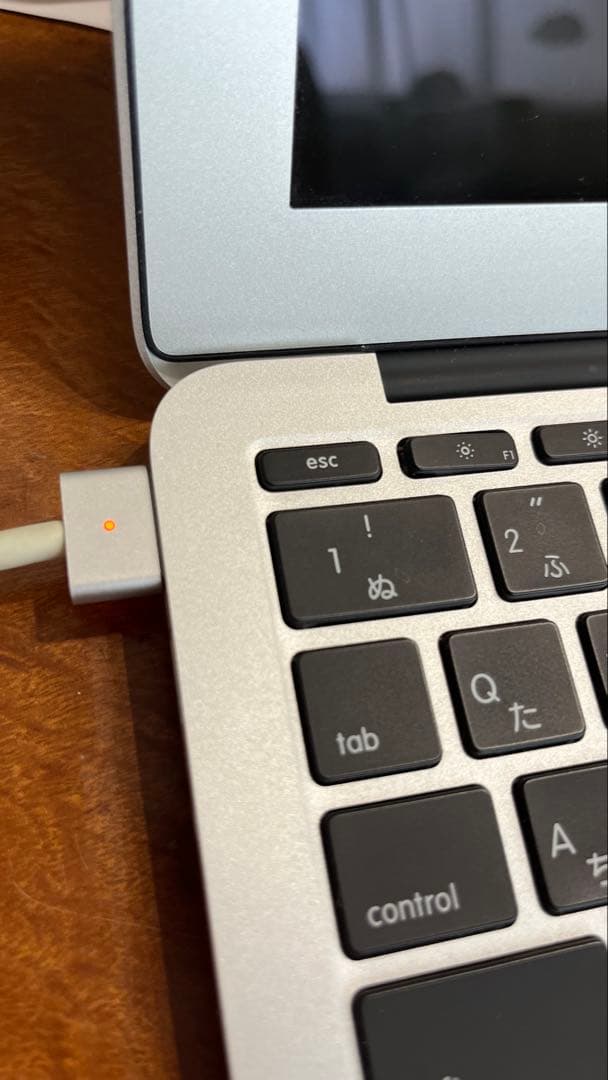 MacBook Air 11インチ Mid2013動作品 【バッテリー交換推奨】