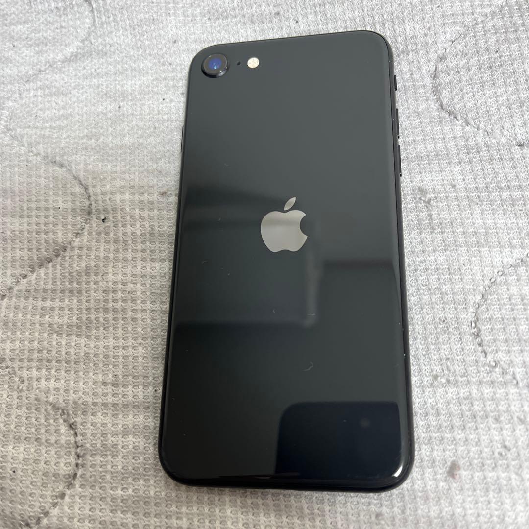 iPhone SE (第2世代) ブラック64GB フィルムとケース付き