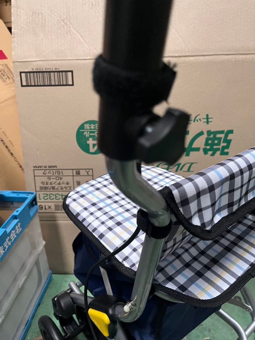 美品　TacaoF シルバーカー チェック柄