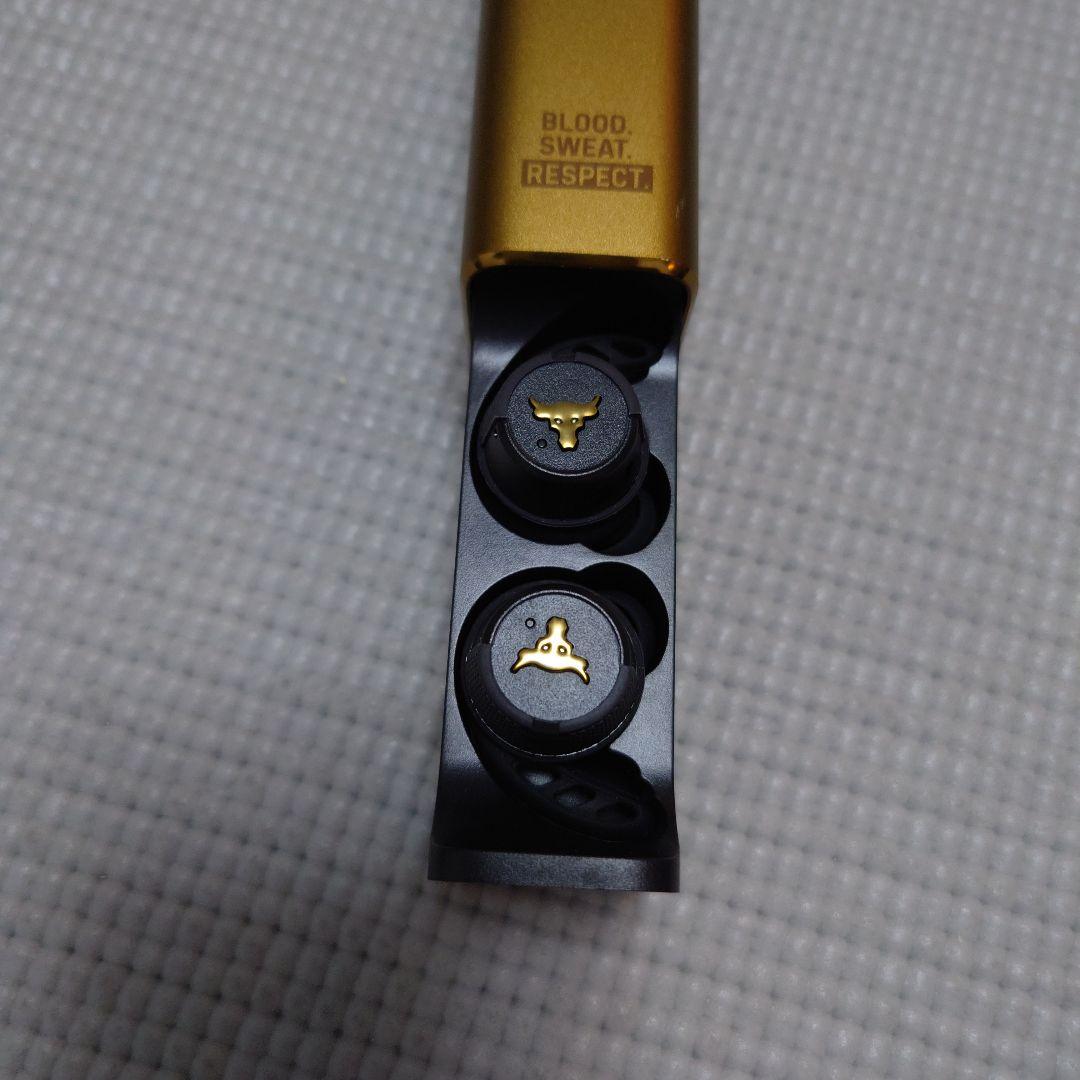 UA Project Rock True Wireless X　ゴールド