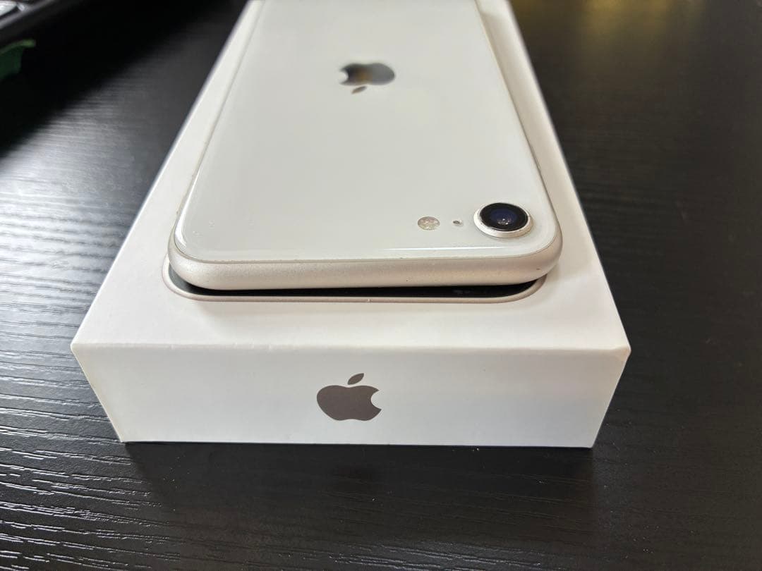 iPhone SE (第3世代) ホワイト本体 ホームボタン故障