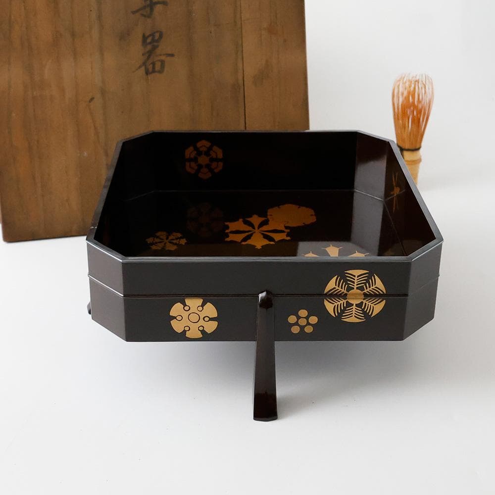 時代漆器 銀縁 四足 面取四方菓子器 金蒔絵 高10ｃｍ 漆芸 煎茶道具