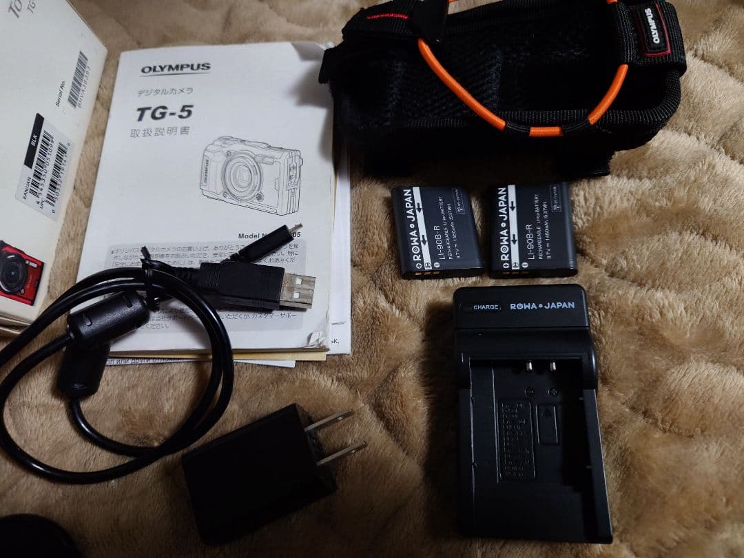 OLYMPUS TG-5 ブラック 防水防塵デジタルカメラ 付属品多数