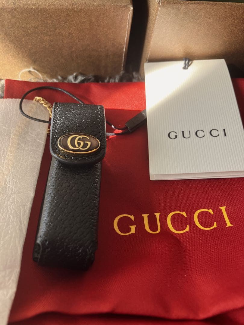 【新品】GUCCI リップケース　ネックレス　ブラック　オシャレ　GG レザー