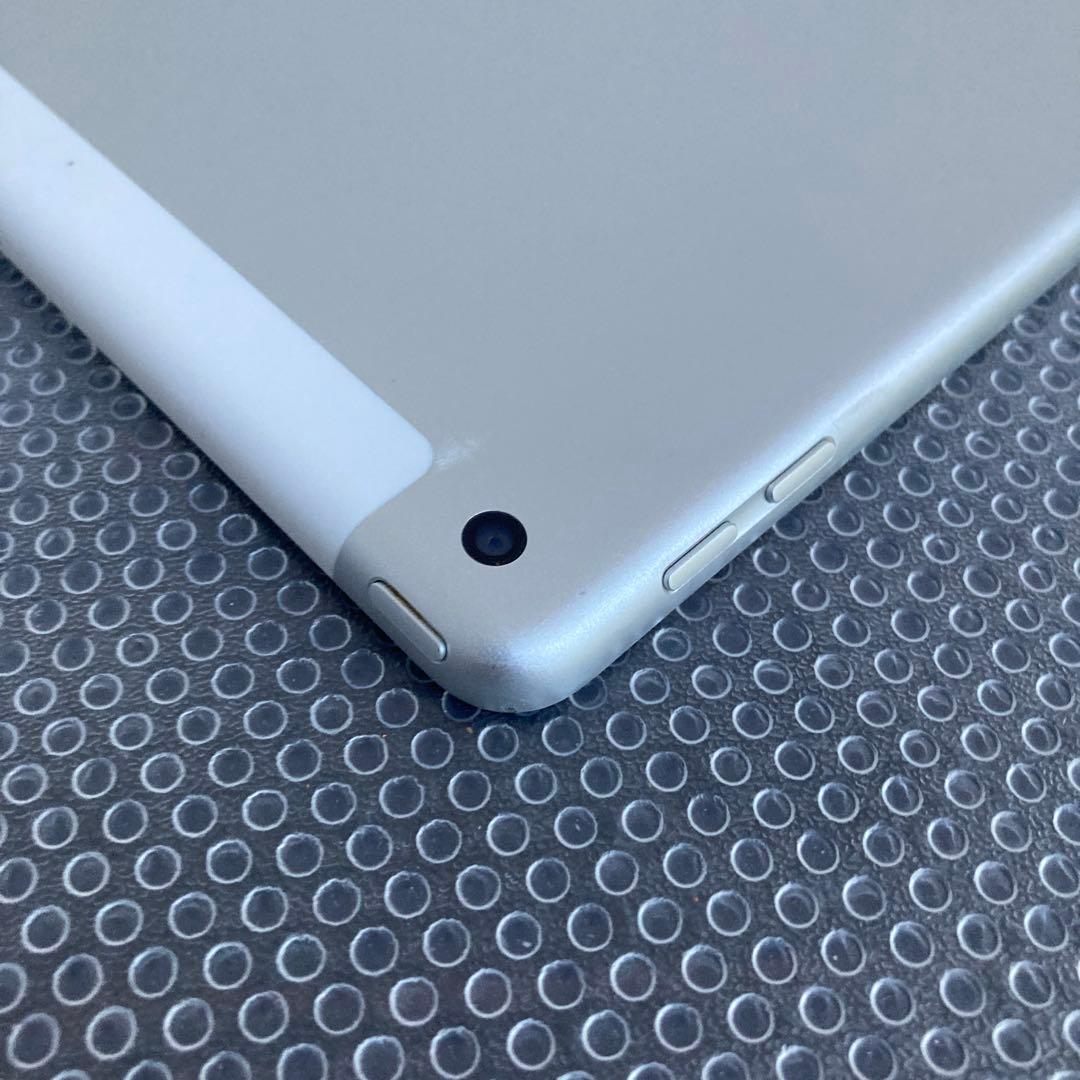3971【早い者勝ち】比較的美品☆iPad5 第5世代 32GB SIMフリー☆