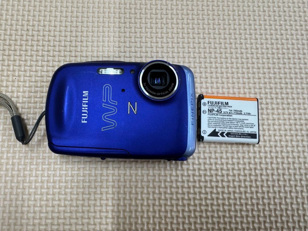 完動品　Fujifilm FinePix Z33 WP デジカメ