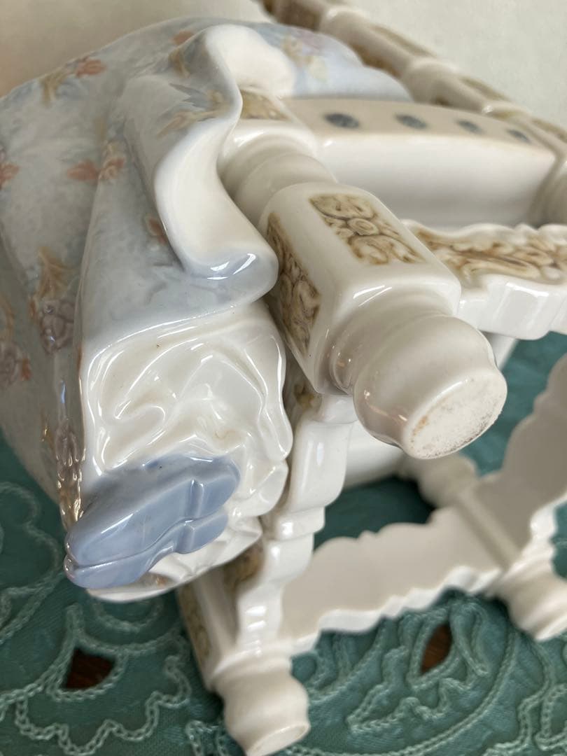 LLADRO リアドロ　花束を持つ貴婦人