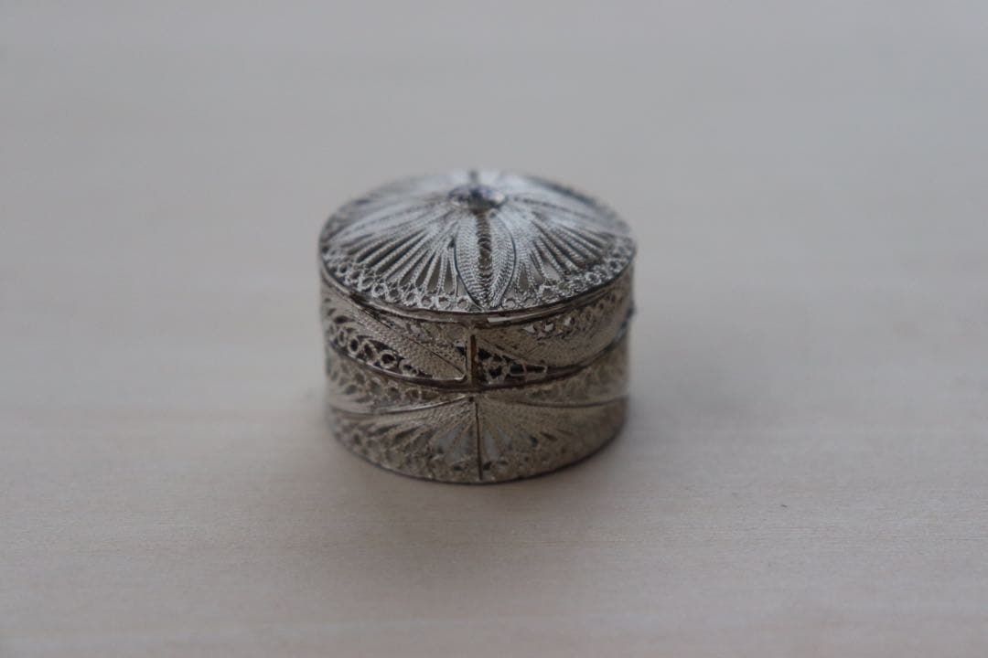 銀製小物入れ ピルケース　アクセサリーケース　シルバー925 A