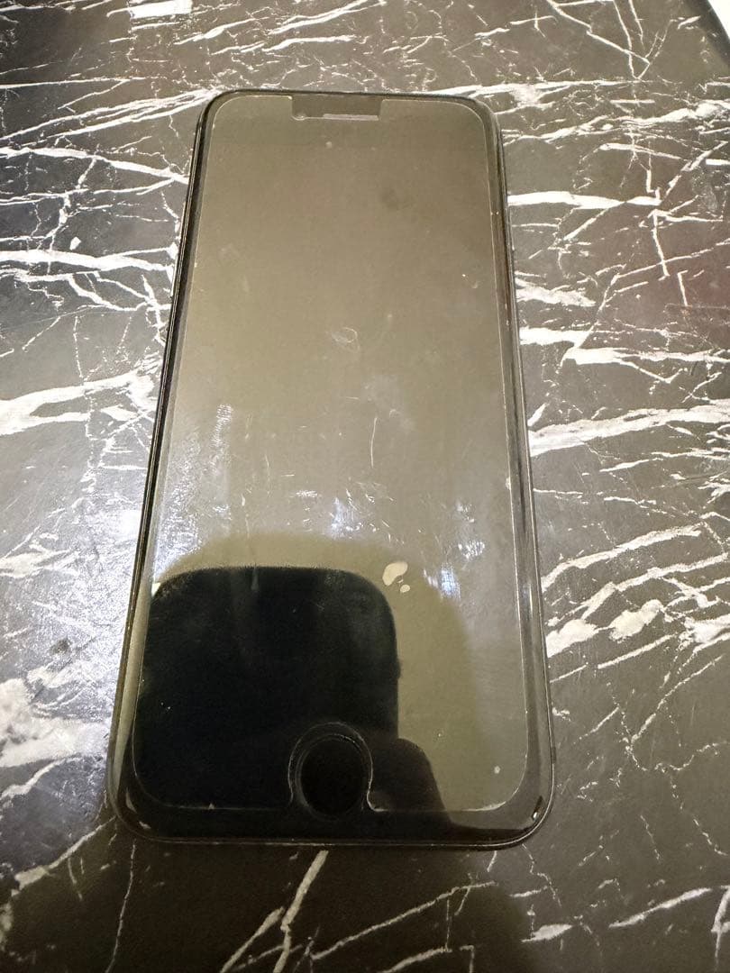 iPhone 8 64GB スペースグレイ