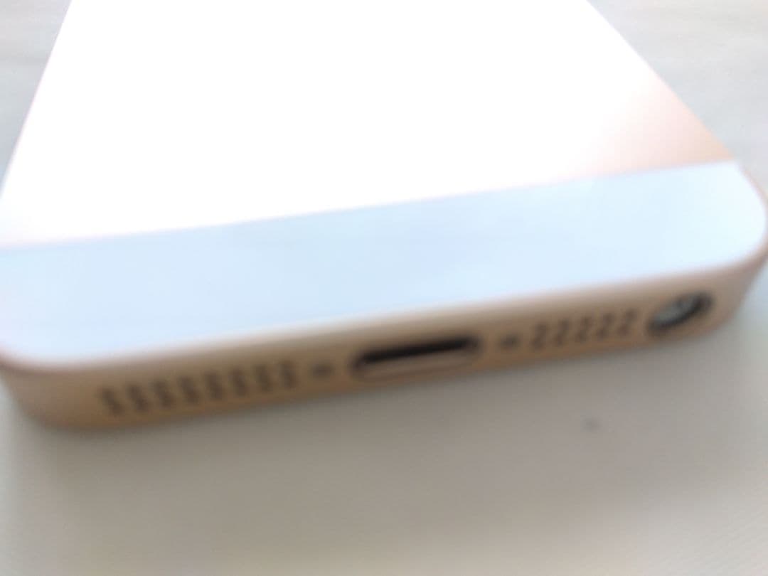 Apple iPhone SE ゴールド　64G SIMフリー