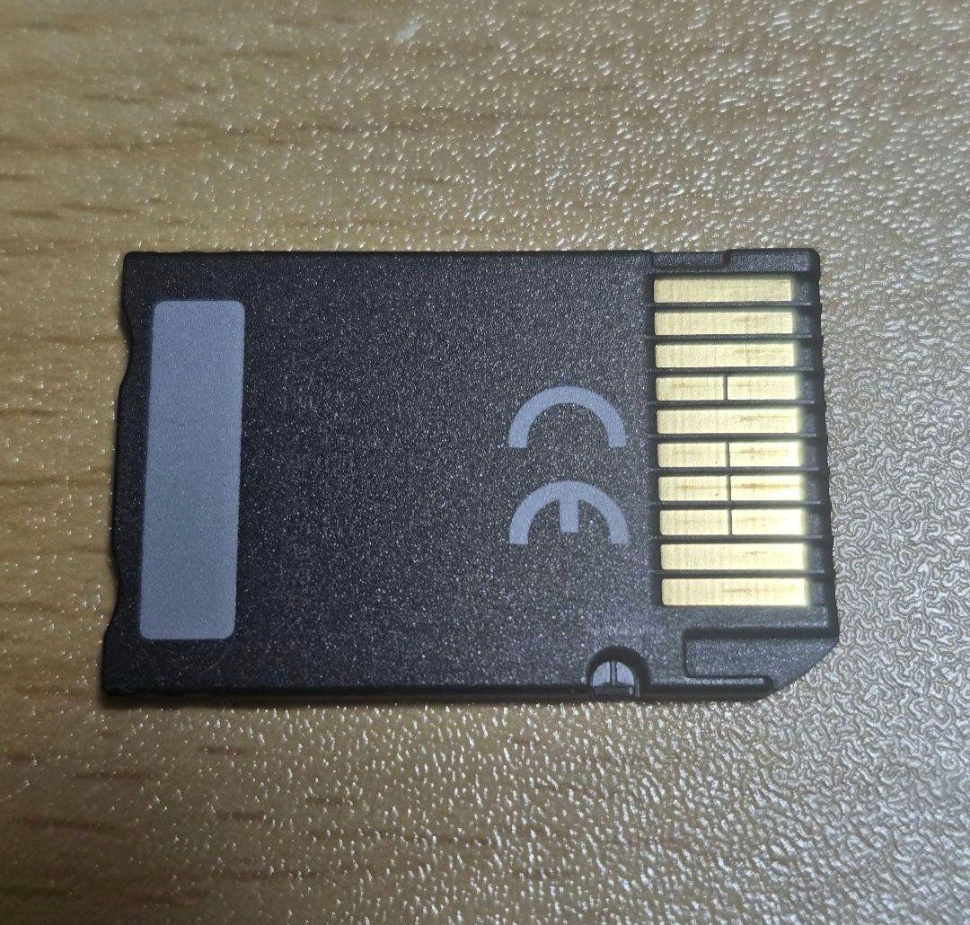 セール中 希少品 MemoryStick Pro Duo カードリーダーケース付
