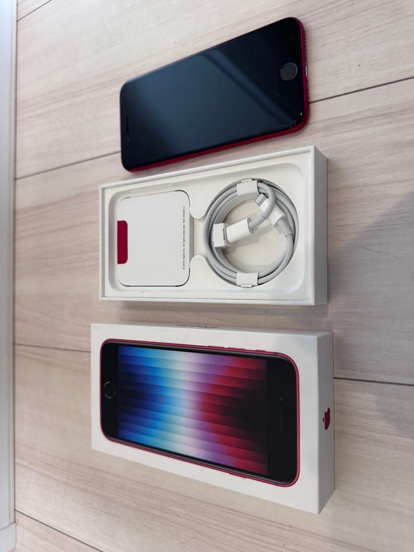 【美品】Apple iPhone SE (第3世代) RED 本体