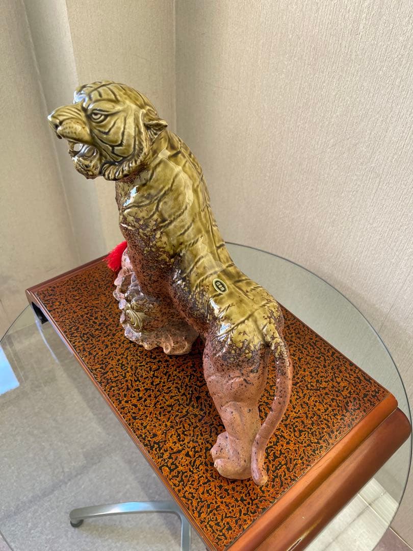 信楽焼　トラ虎の置物 陶器製 縁起物 インテリア 飾り 和風 レトロ