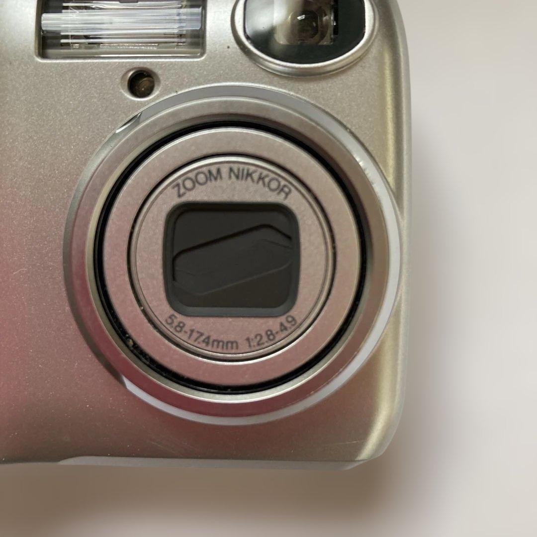 Nikon Coolpix 4100 シルバー コンパクトデジタルカメラ SD付