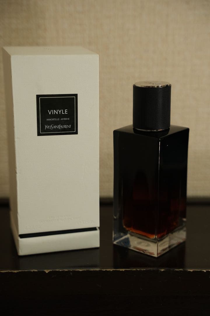 Yves Saint Laurent VINYLE オードパルファム 125ml