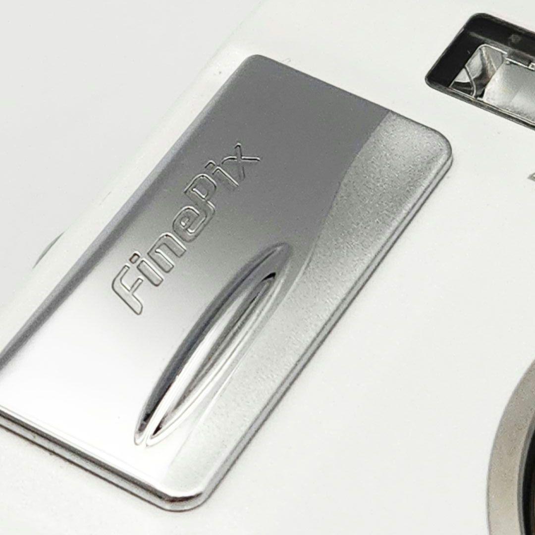 FUJIFILM FinePix F440 コンパクトデジタルカメラ ホワイト