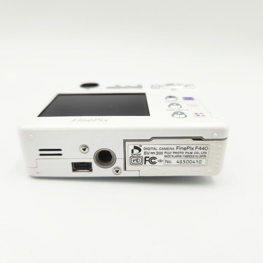 FUJIFILM FinePix F440 コンパクトデジタルカメラ ホワイト