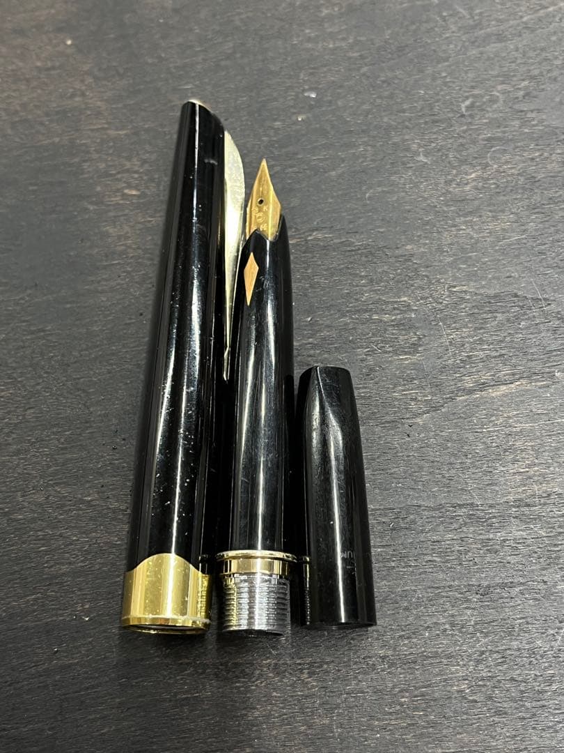 PLATINUM プラチナ　万年筆　ペン先18K 極細　インクなし