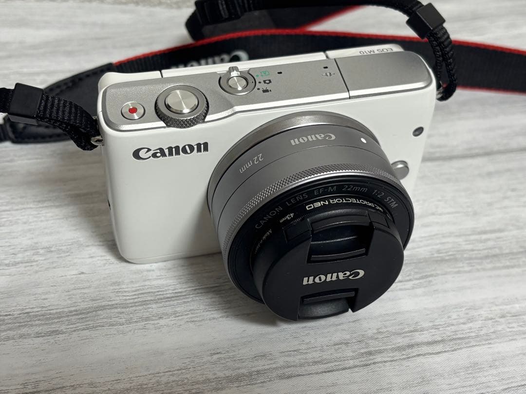 Canon EOS M ホワイト ミラーレスカメラ
